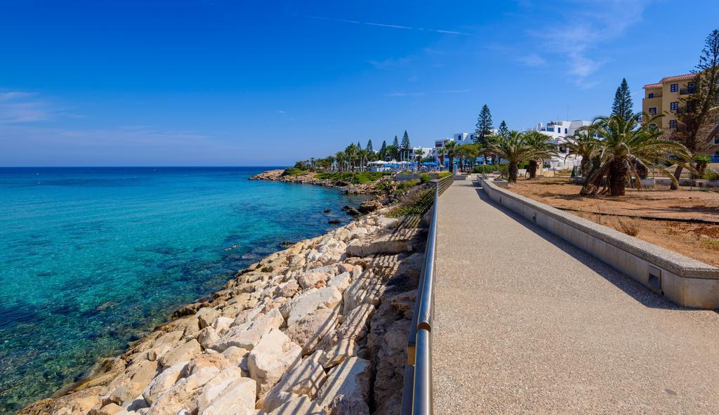 Villa Meredith Paralimni Exterior photo