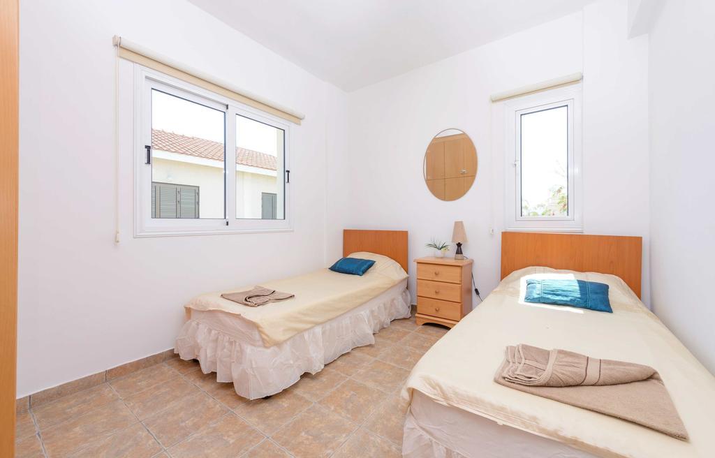 Villa Meredith Paralimni Room photo